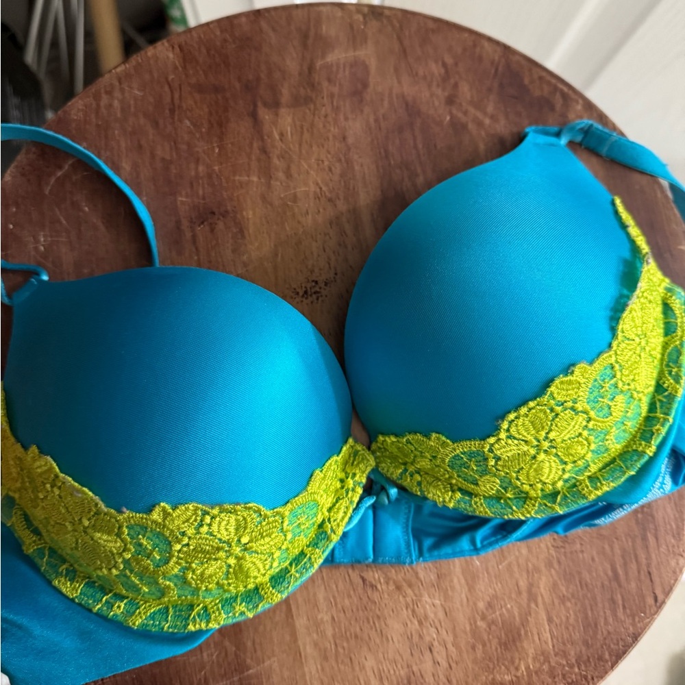Bundle of  11 - Victoria Secret magic up push up lot ( 11 )